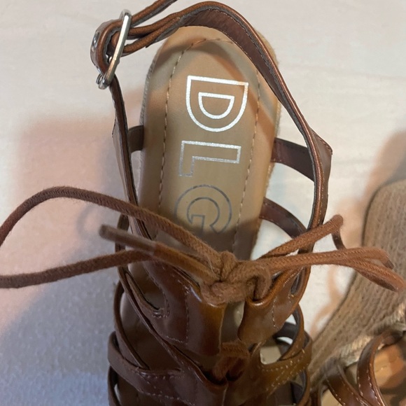 Brown wedges✨ - Picture 4 of 9